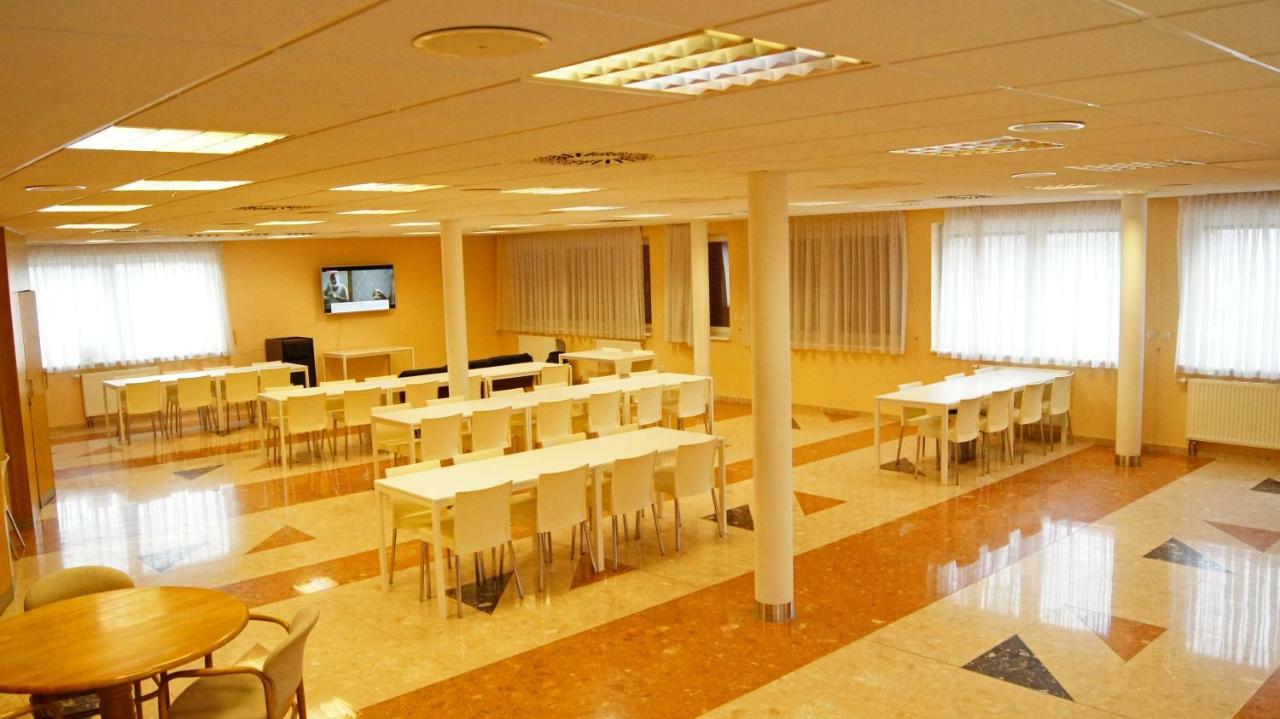 نزل براغفي Km House Cerny Most المظهر الخارجي الصورة