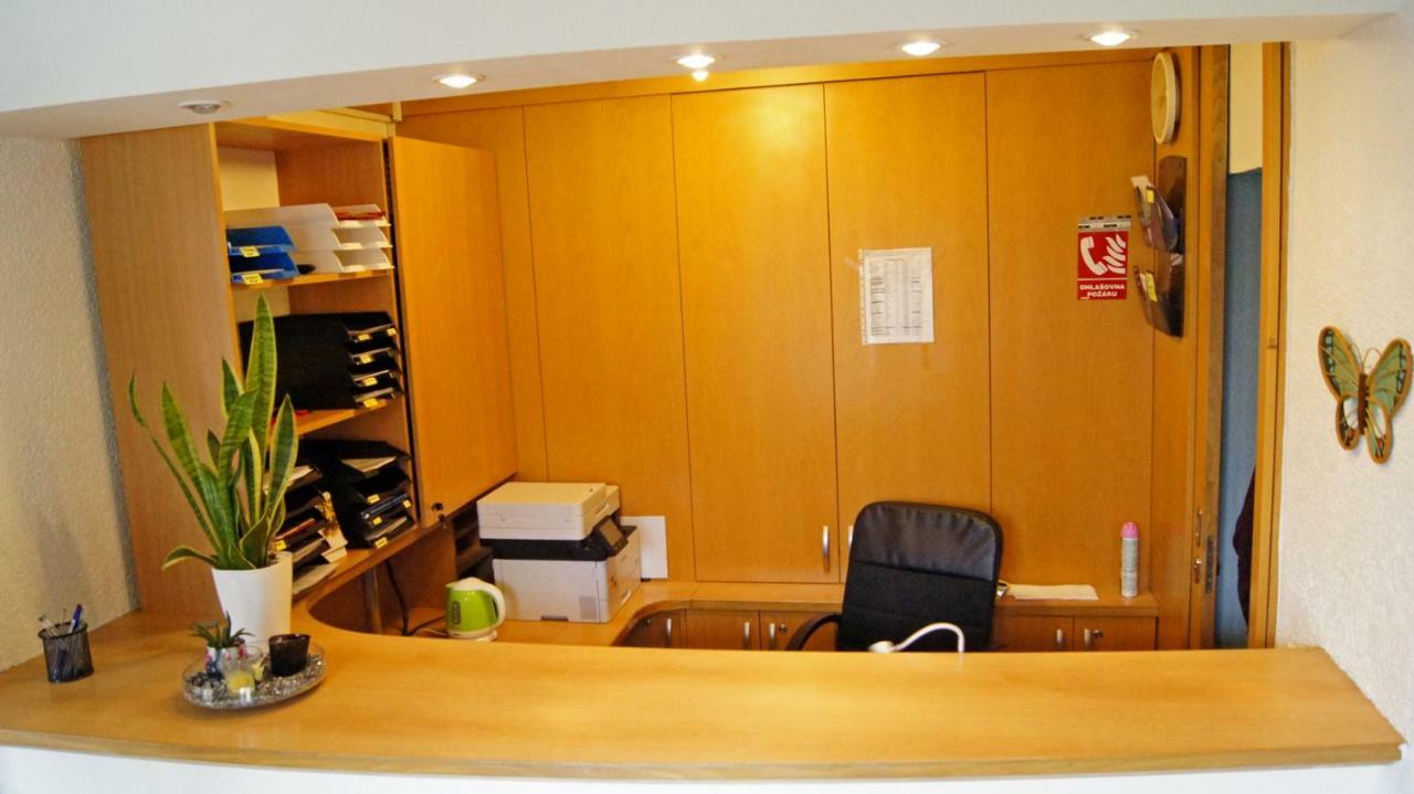 نزل براغفي Km House Cerny Most المظهر الخارجي الصورة