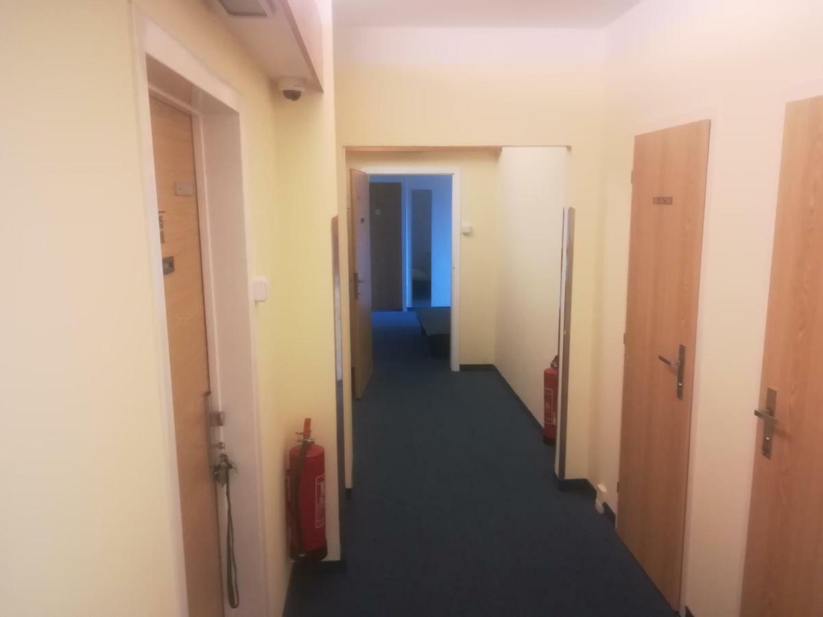 نزل براغفي Km House Cerny Most المظهر الخارجي الصورة